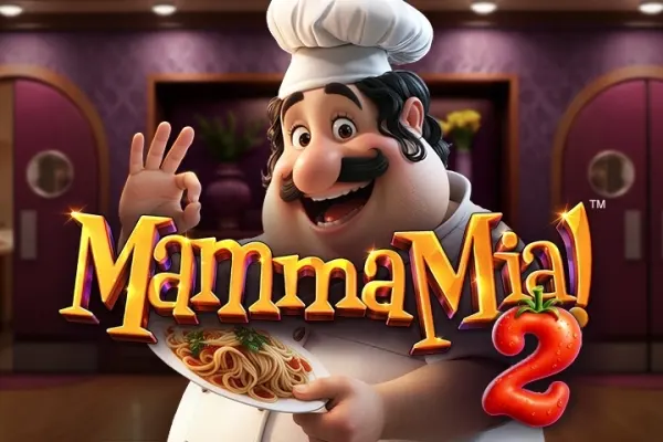 Mamma Mia 2 (Betsoft): en leende kokk med bart gjør et perfekt-tegn og holder et fat spagetti foran en lilla restaurantvegg.